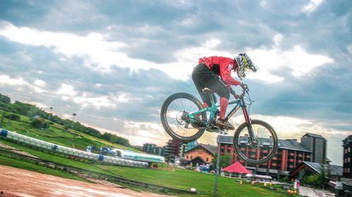 滑雪吃瓜视频,捕捉冬季运动中的欢乐瞬间