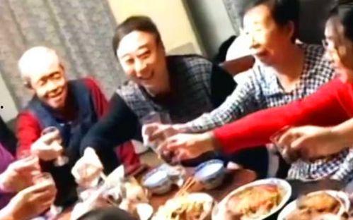 冯巩有没有吃瓜视频,揭秘娱乐圈幕后趣闻