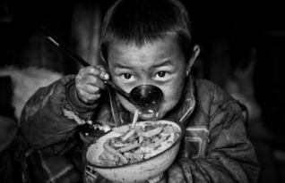 小孩吃瓜砸人视频大全,盘点小孩吃瓜砸人视频集锦